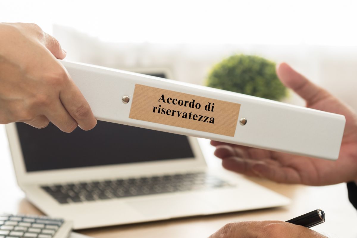 Accordo di riservatezza. Nda.